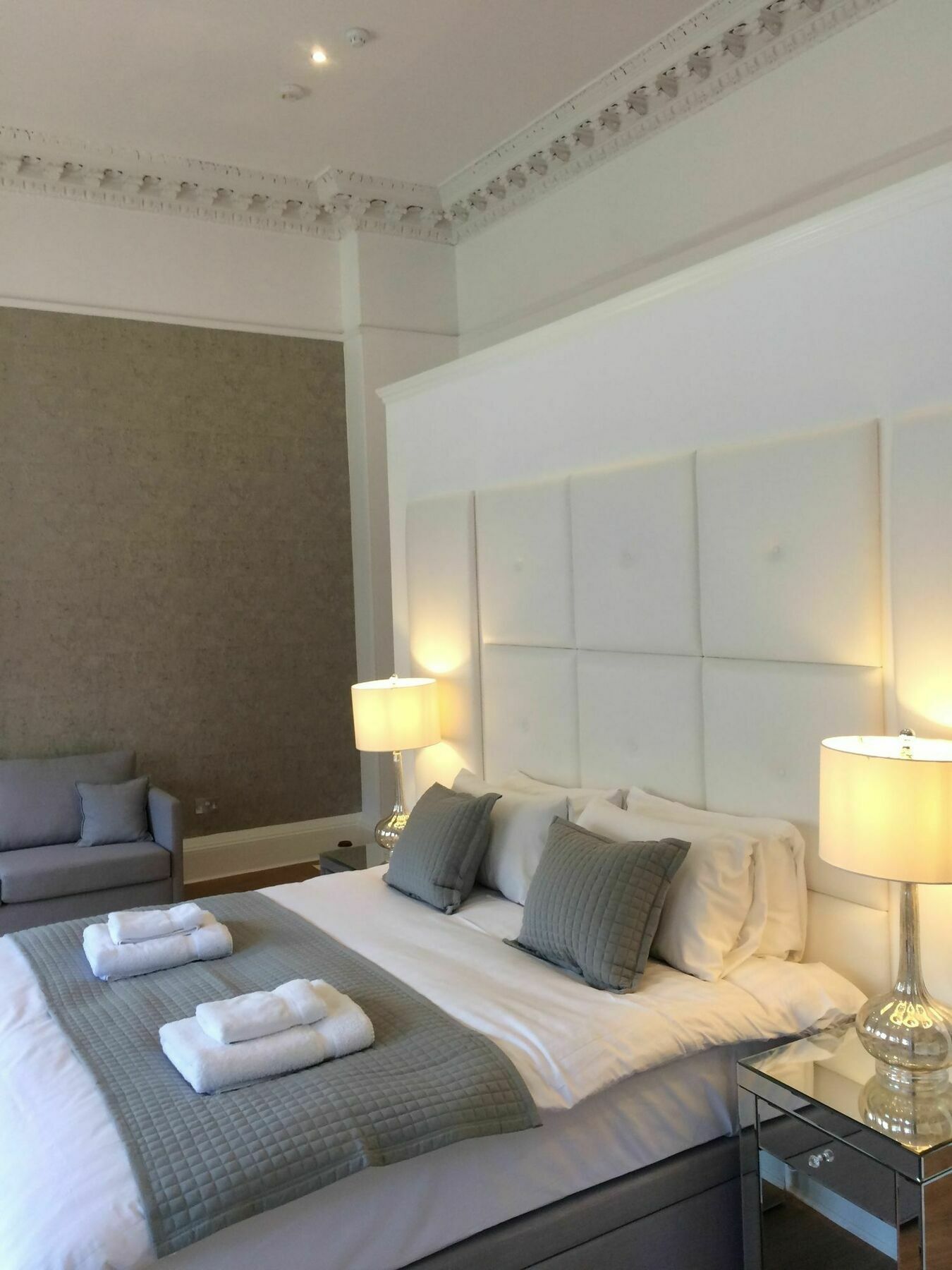 Hanover 71 Suites Единбург Екстериор снимка